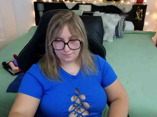 ElvinnaLaFrancaise webcam