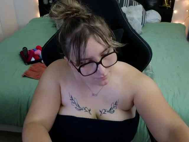 ElvinnaLaFrancai... Live Webcam on BongaCams