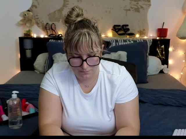ElvinnaLaFrancaise webcam