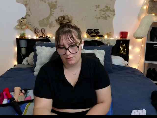 ElvinnaLaFrancaise webcam