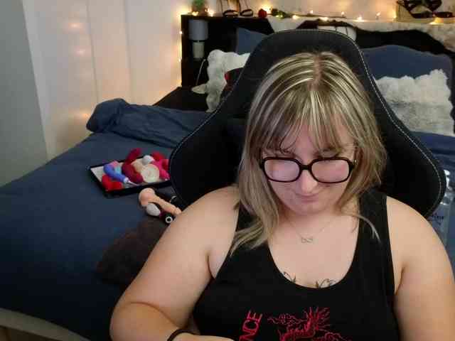 ElvinnaLaFrancaise webcam
