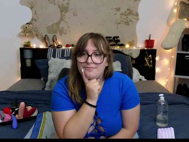 ElvinnaLaFrancaise webcam