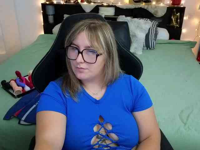 ElvinnaLaFrancaise webcam