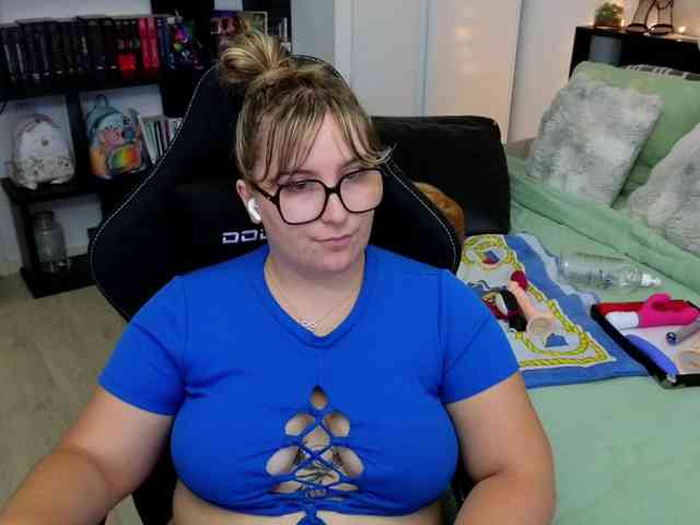 ElvinnaLaFrancaise webcam