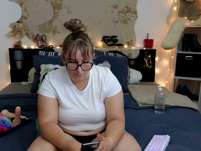 ElvinnaLaFrancaise webcam