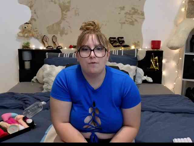 Modèle: ElvinnaLaFrancaise