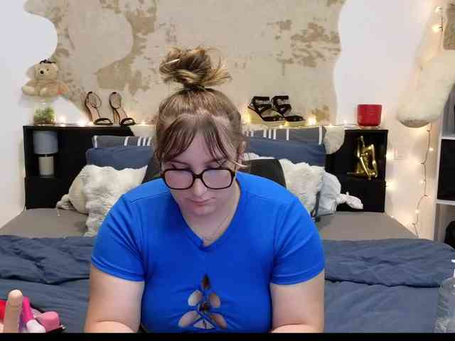 ElvinnaLaFrancaise webcam