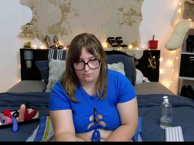 ElvinnaLaFrancaise webcam