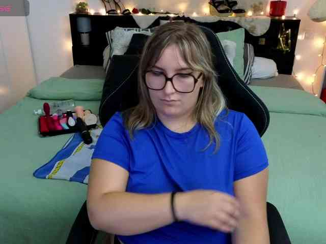 ElvinnaLaFrancaise webcam