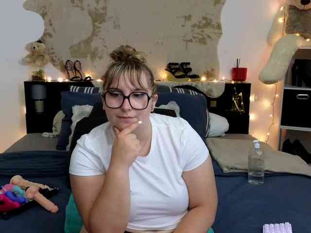 ElvinnaLaFrancaise webcam