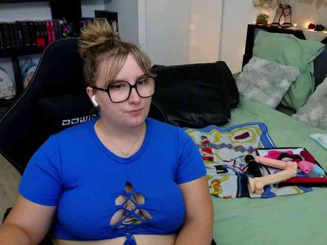 ElvinnaLaFrancaise webcam