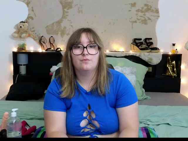 ElvinnaLaFrancaise webcam