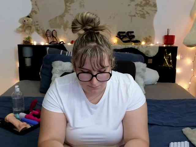 ElvinnaLaFrancaise webcam