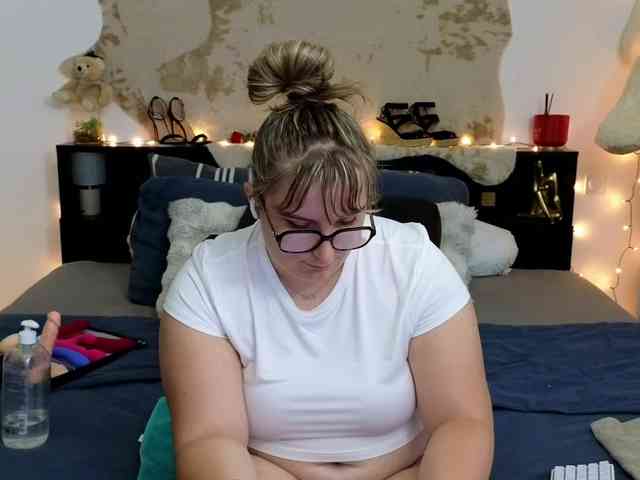 ElvinnaLaFrancaise webcam