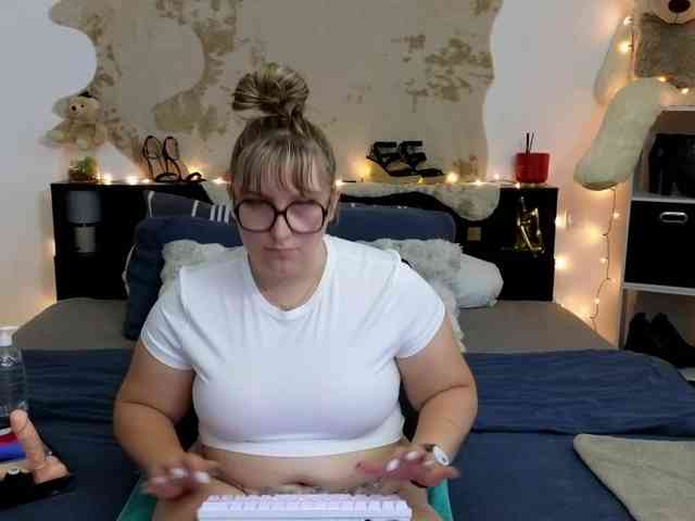 ElvinnaLaFrancaise webcam