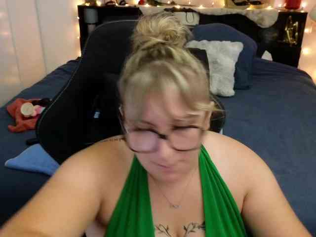 ElvinnaLaFrancaise webcam