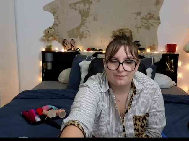 ElvinnaLaFrancaise webcam