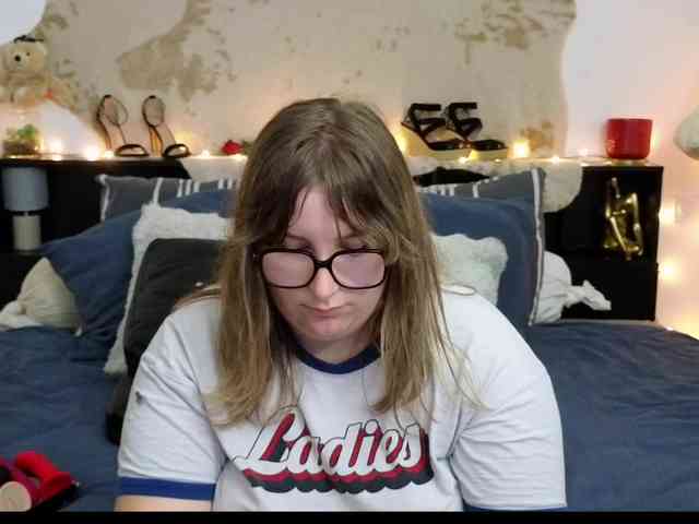ElvinnaLaFrancaise webcam