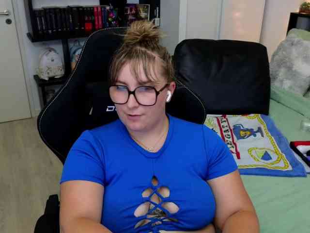 ElvinnaLaFrancaise webcam