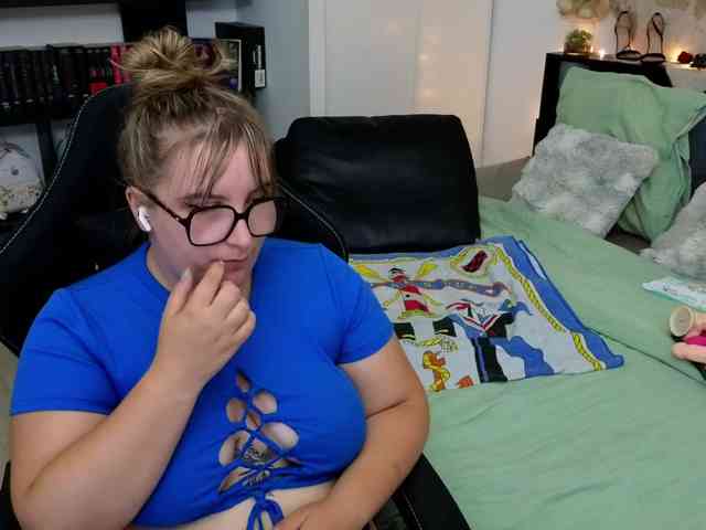 ElvinnaLaFrancaise webcam