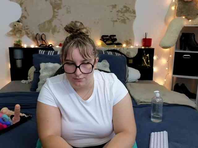 ElvinnaLaFrancaise webcam