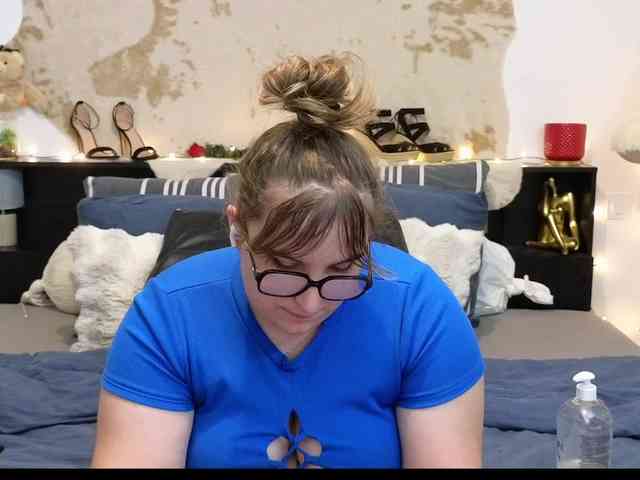 ElvinnaLaFrancaise webcam