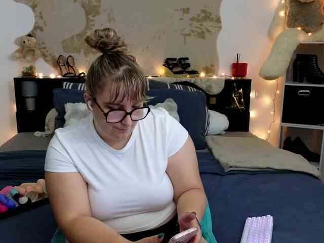 ElvinnaLaFrancaise webcam