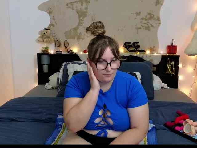 ElvinnaLaFrancaise webcam