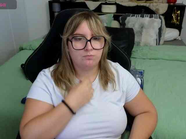 ElvinnaLaFrancaise webcam
