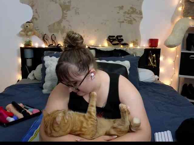 ElvinnaLaFrancaise webcam