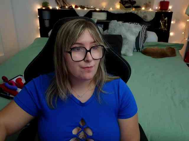 ElvinnaLaFrancaise webcam