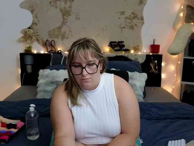 ElvinnaLaFrancaise webcam
