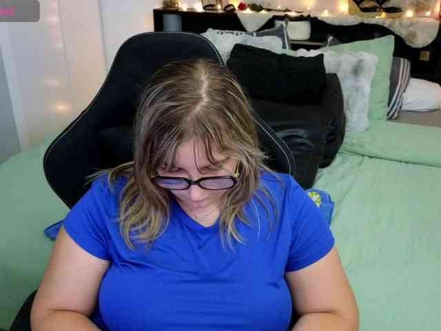 ElvinnaLaFrancaise webcam