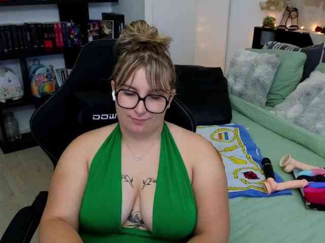 ElvinnaLaFrancaise webcam