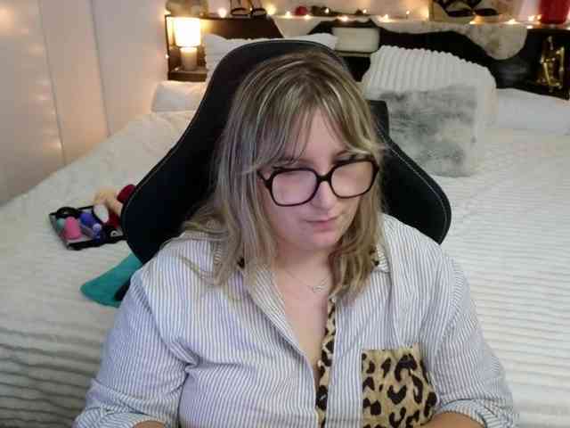 ElvinnaLaFrancaise webcam