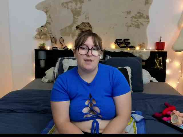 ElvinnaLaFrancaise webcam