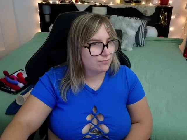 ElvinnaLaFrancaise webcam