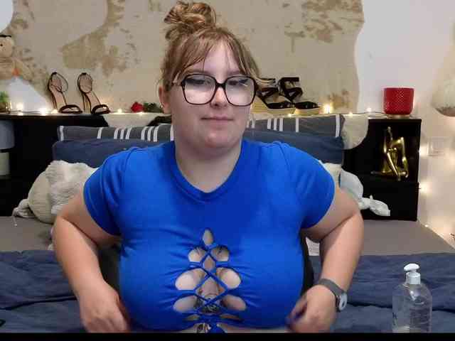 Modèle: ElvinnaLaFrancaise