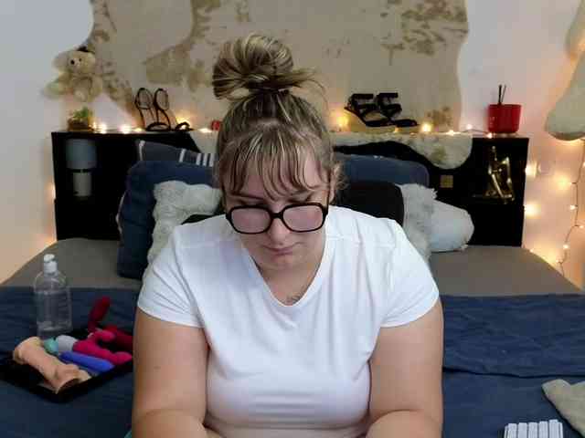 ElvinnaLaFrancaise webcam