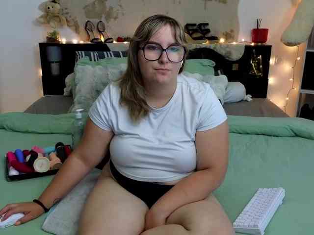 ElvinnaLaFrancaise webcam