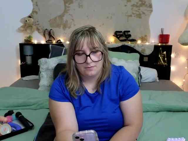 ElvinnaLaFrancaise webcam