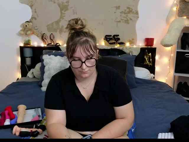 ElvinnaLaFrancaise webcam