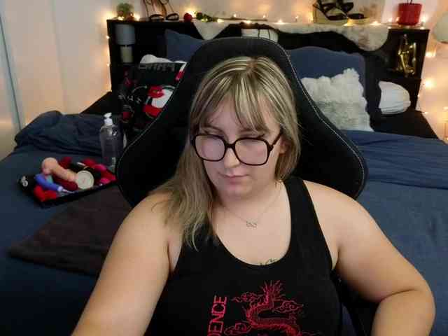 ElvinnaLaFrancaise webcam