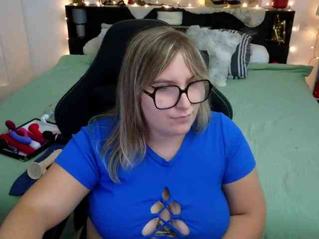 ElvinnaLaFrancaise webcam