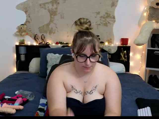 ElvinnaLaFrancaise webcam