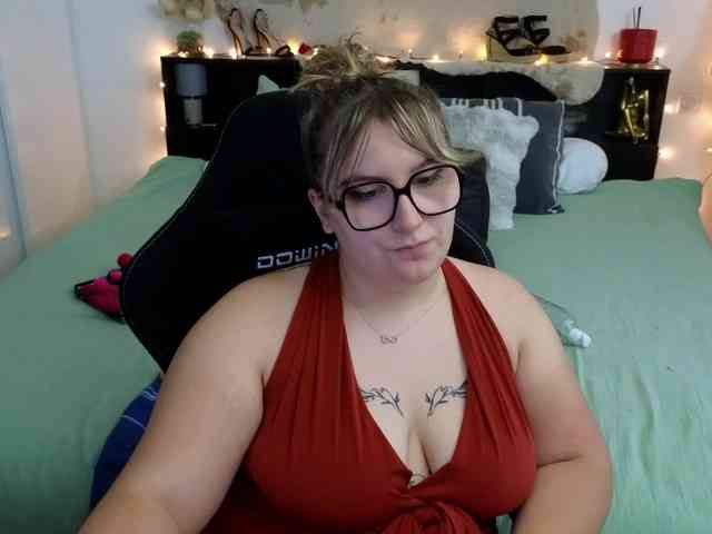 ElvinnaLaFrancaise webcam
