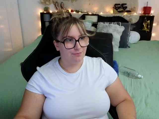 ElvinnaLaFrancaise webcam