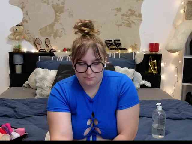 ElvinnaLaFrancaise webcam