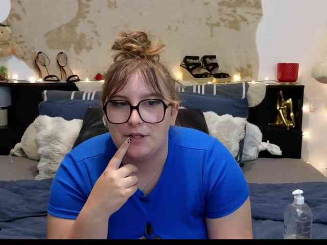 Modèle: ElvinnaLaFrancaise