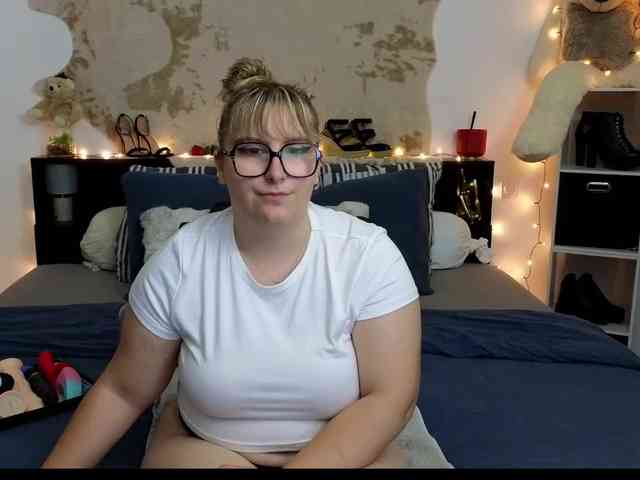 ElvinnaLaFrancaise webcam
